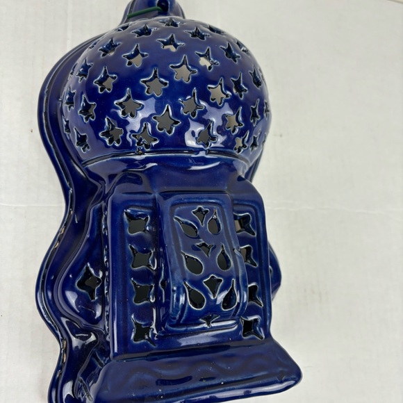 Handmade Tunisian cutout wall lamp in cobalt blue over terracotta - Picture 2 of 14